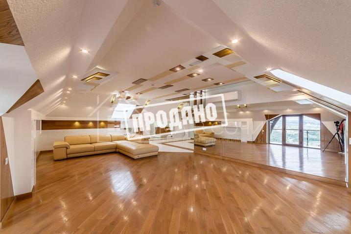 Новый коттедж с отделкой из молодого мрамора №7