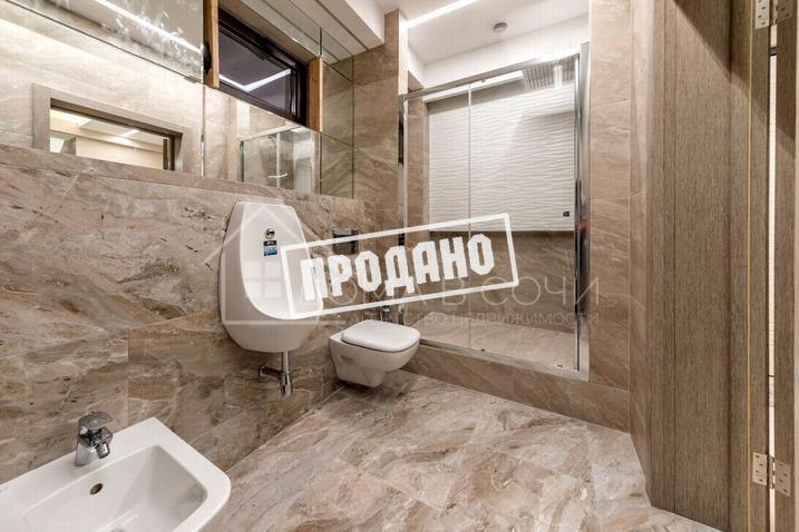 Современный дом с бассейном №12