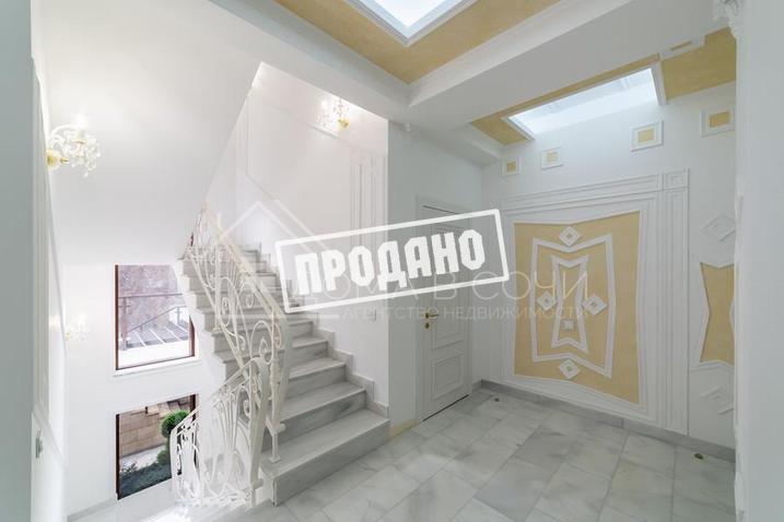 Новый коттедж с отделкой из молодого мрамора №14