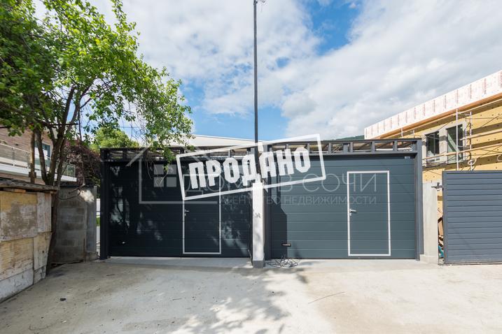 Дом с бассейном в центральном Районе №19