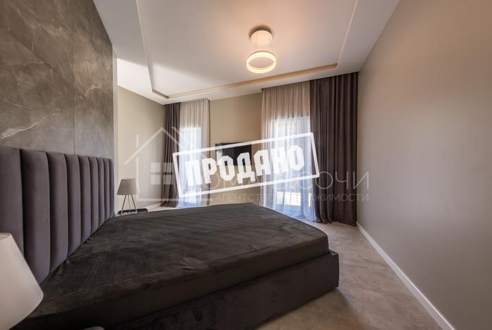 Дом с бассейном в центральном Районе №12