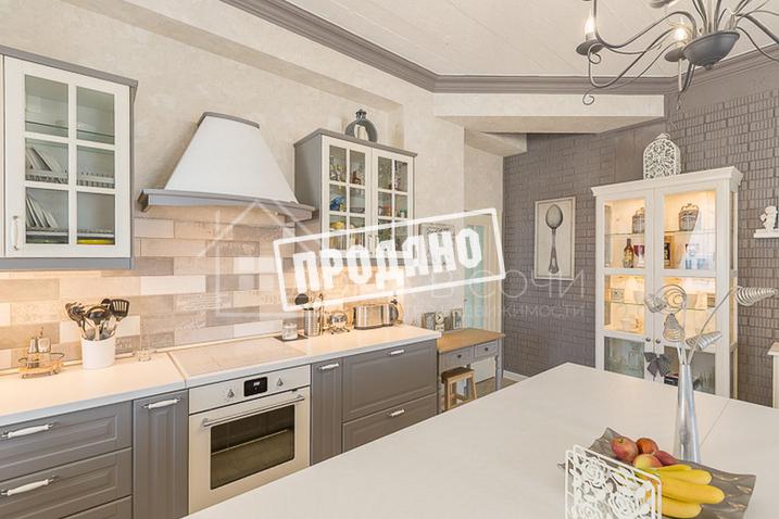 Красивый дом напротив парусного центра №19