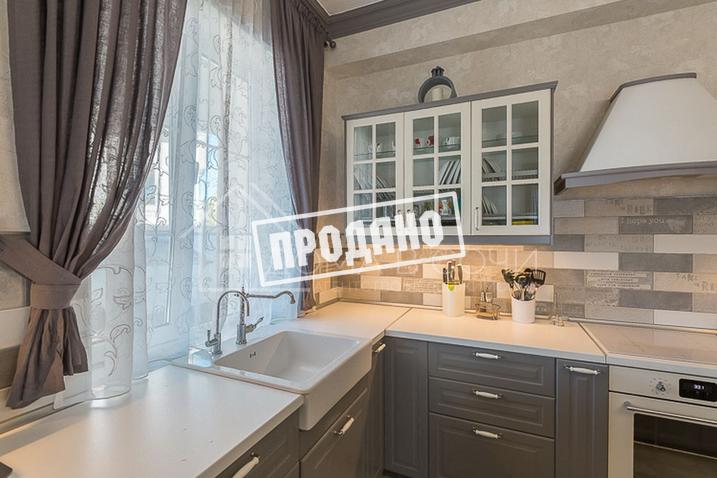 Красивый дом напротив парусного центра №18