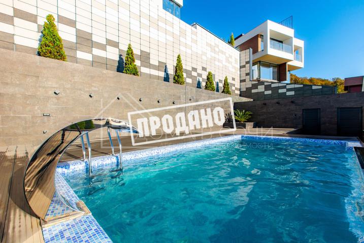 Современный дом с бассейном №6