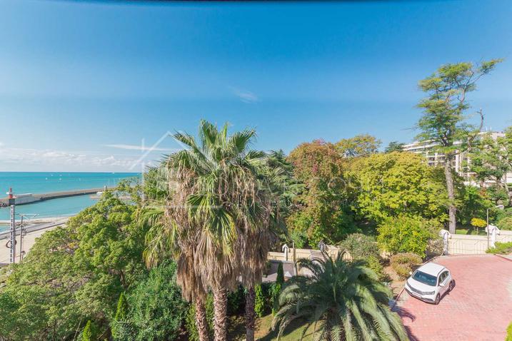 Вилла у моря напротив Парусного центра №2