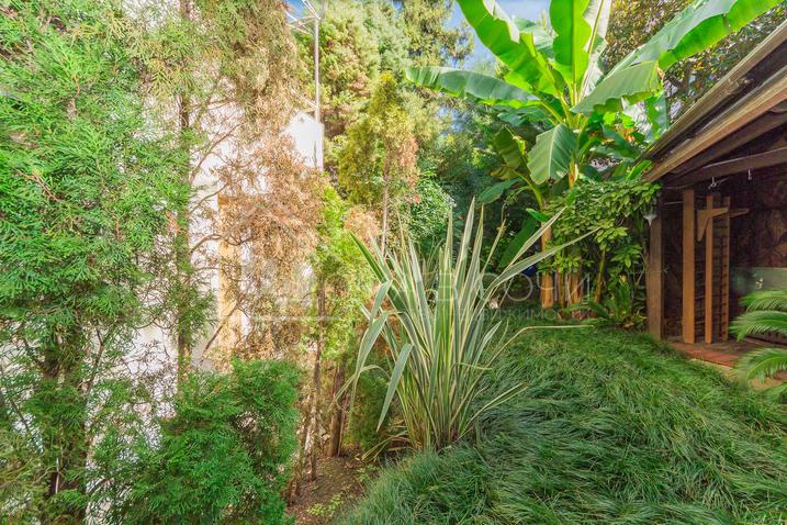 Вилла у моря напротив Парусного центра №19