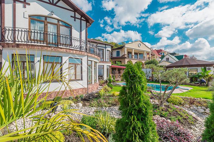 Южный дом на ул. Благодарной №10