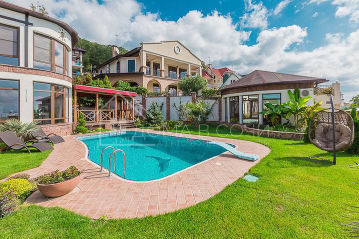 Южный дом на ул. Благодарной №18