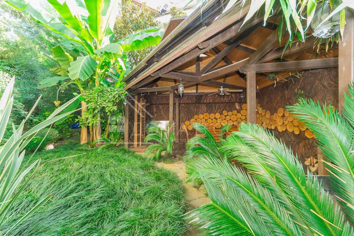 Вилла у моря напротив Парусного центра №18