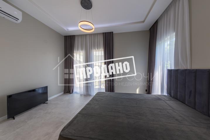 Дом с бассейном в центральном Районе №17