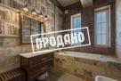Красивый дом напротив парусного центра