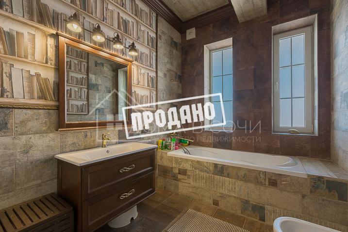 Красивый дом напротив парусного центра №28