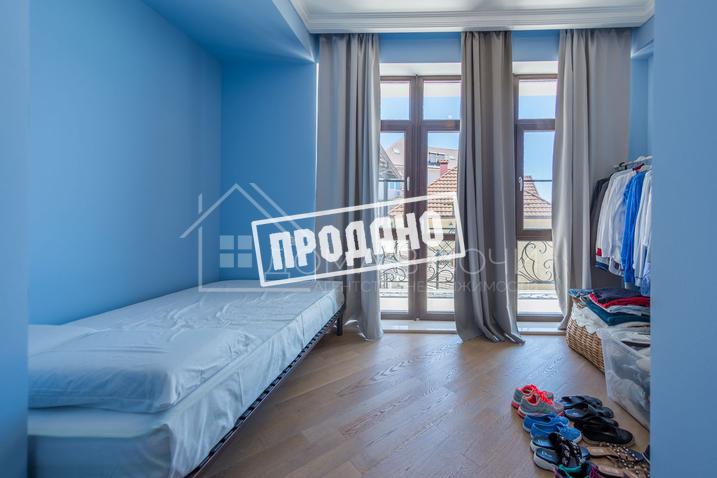 Современный дом с бассейном на Благодатной №15