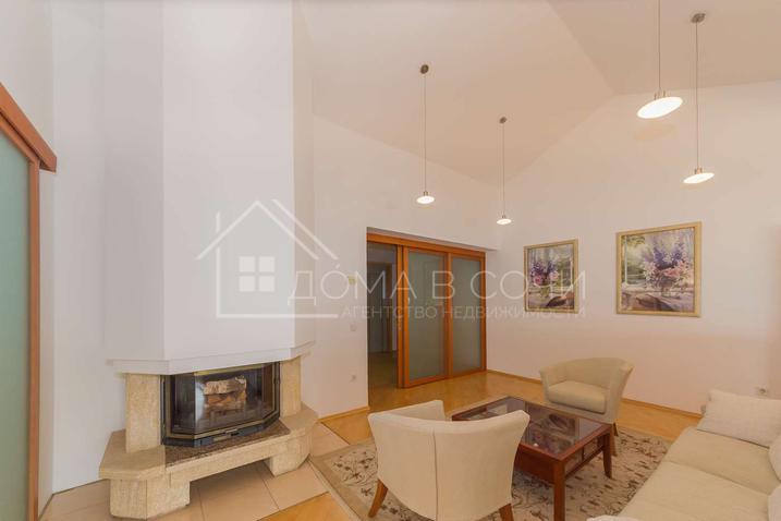 Вилла у моря напротив Парусного центра №54