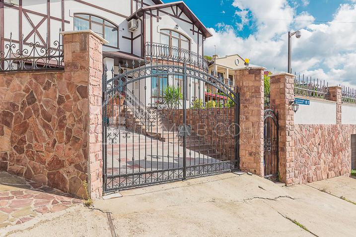 Южный дом на ул. Благодарной №20