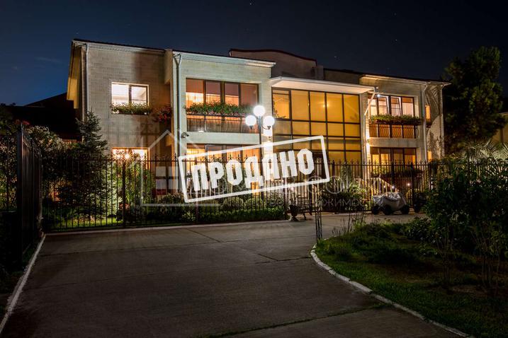 Особняк в элитном поселке Орхидея парк №1