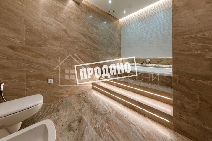 Современный дом с бассейном №11