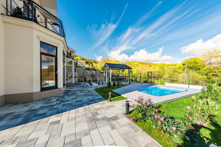 Дом в коттеджном поселке с видом на горы №5