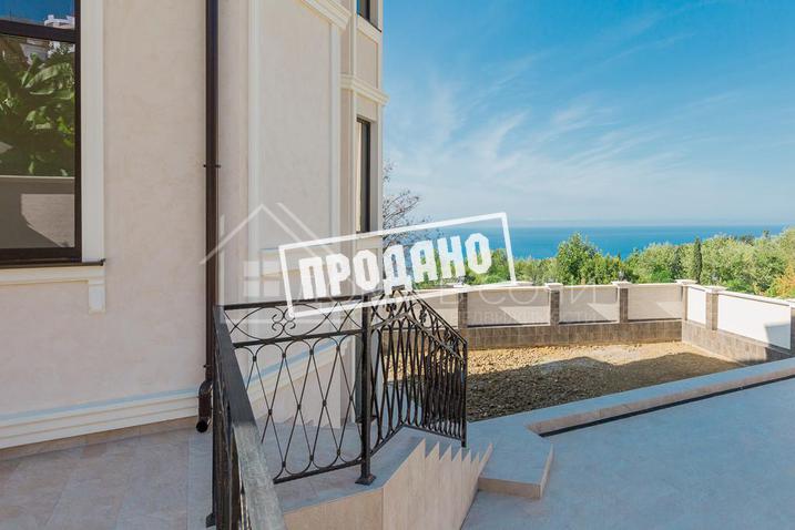 Коттедж у санатория Орджоникидзе №8