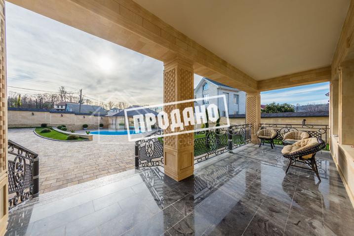 Домовладение с бассейном №19