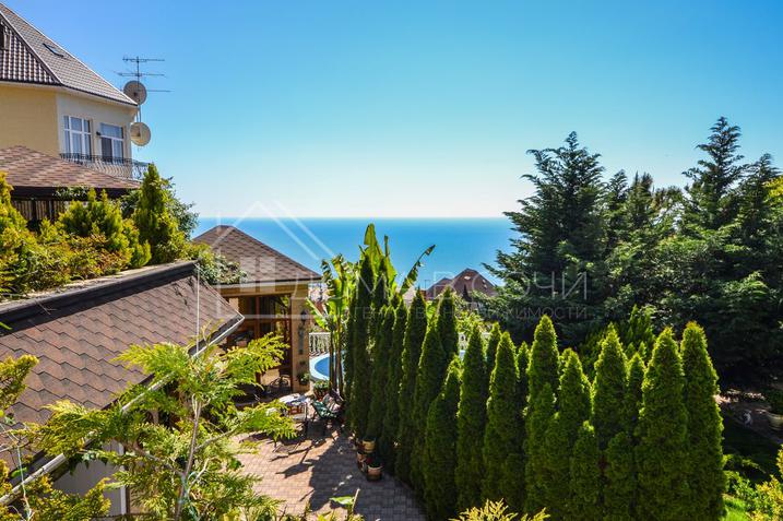 Элитное домовладение с классическим ремонтом и видом на море №1
