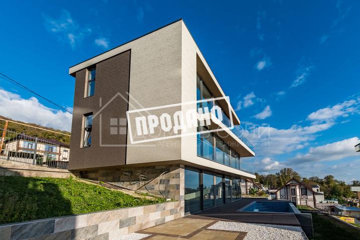 Панорамный коттедж в современном стиле №3