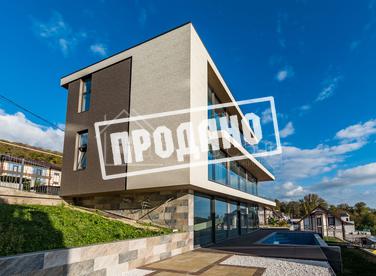 Панорамный коттедж в современном стиле №3