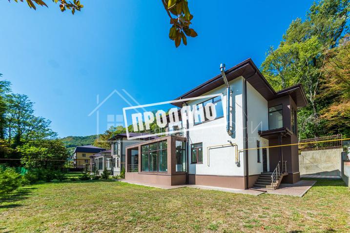 Современный коттедж у реки №6