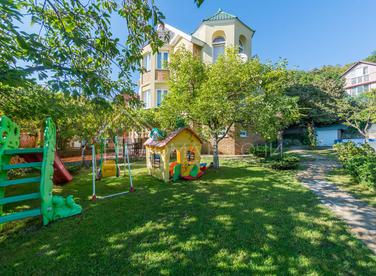 Красивый дом с парковой территорией №4