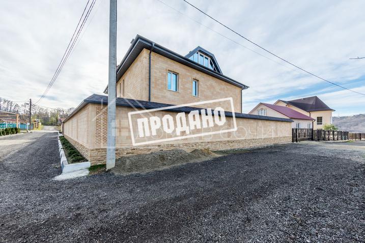 Домовладение с бассейном №42