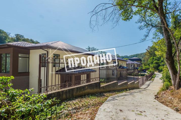 Современный коттедж у реки №11