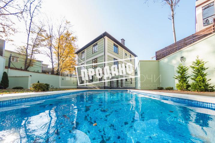 Современный коттедж с бассейном №1