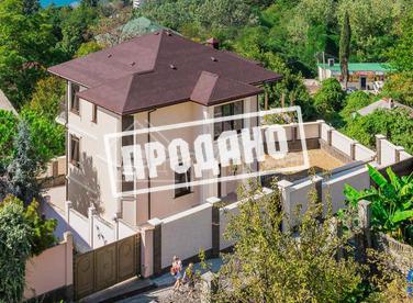 Коттедж у санатория Орджоникидзе №1