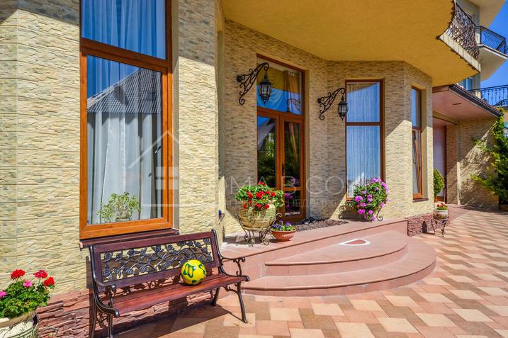 Элитное домовладение с классическим ремонтом и видом на море №11