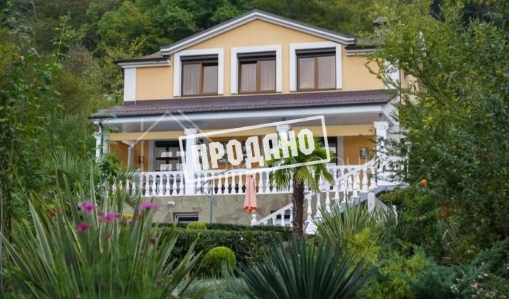 Дом в живописном месте №3