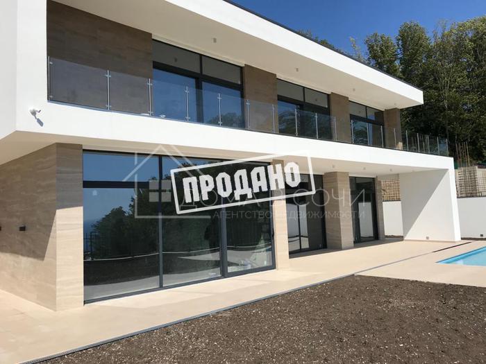 Дом с стиле хай-тек с панорамным видом на море №2