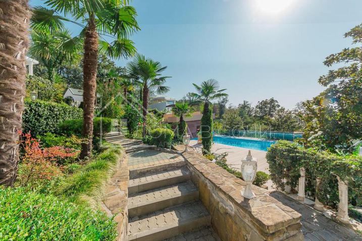 Вилла на 25 сотках с 12 метровым бассейном №16