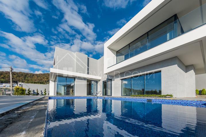 Архитектурный дом с видом на море №7