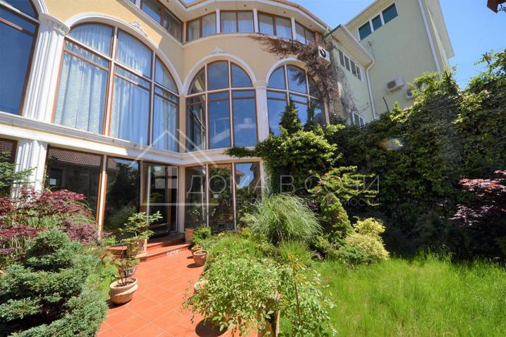 Красивый дом в собственном парке №14