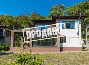 Современный коттедж у реки №5