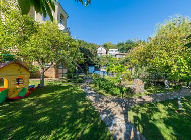 Красивый дом с парковой территорией №5