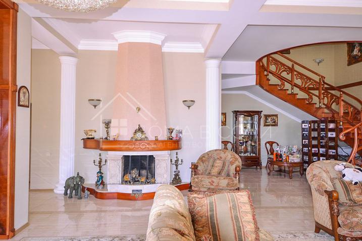 Элитное домовладение с классическим ремонтом и видом на море №4