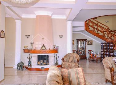 Элитное домовладение с классическим ремонтом и видом на море №4