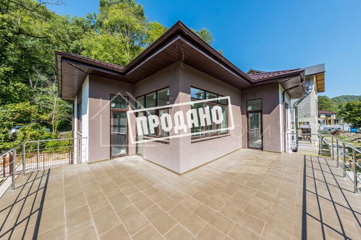 Современный коттедж у реки №9