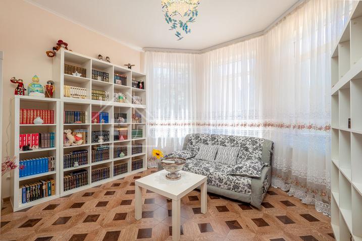 Домовладение из кирпича на ул. Измайловской №13