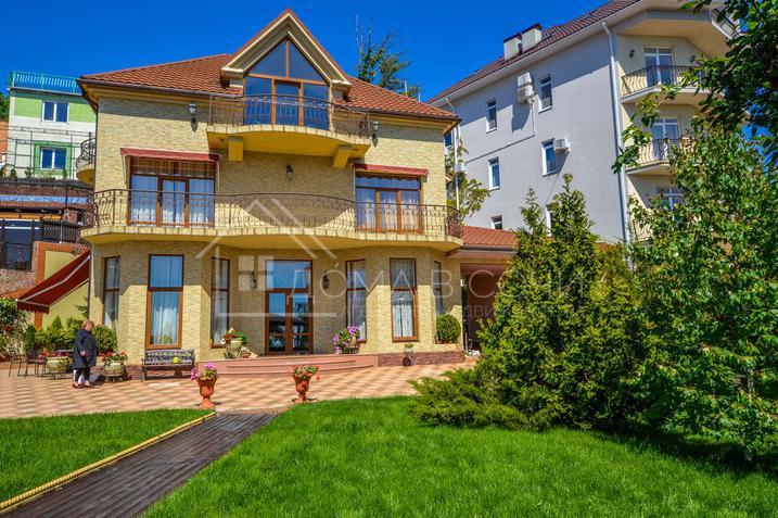 Элитное домовладение с классическим ремонтом и видом на море №17