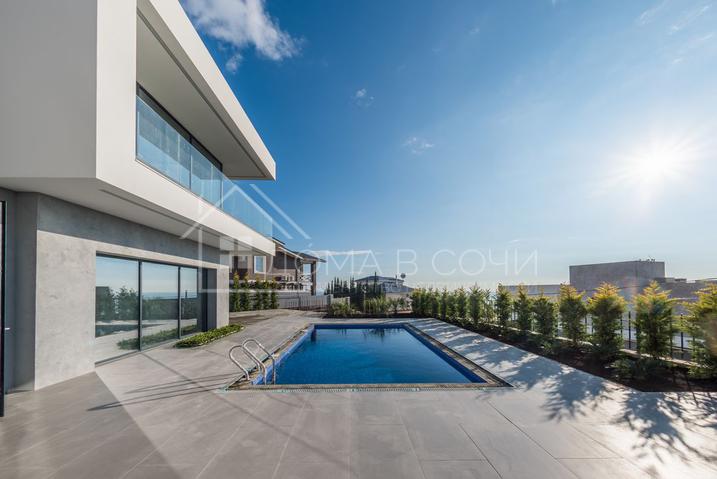 Архитектурный дом с видом на море №12