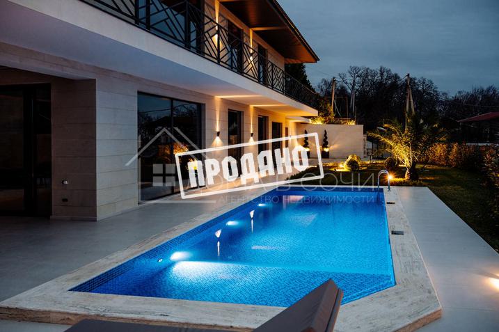 Коттедж с видом на море в стиле Райта №2