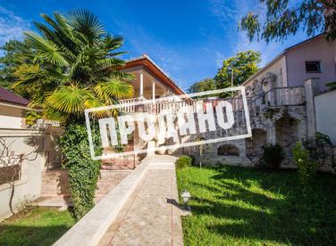 Дом с отделкой из камня у подножья горы Ахун №1