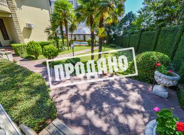 Дом в классическом стиле у санатория Золотой колосс №3